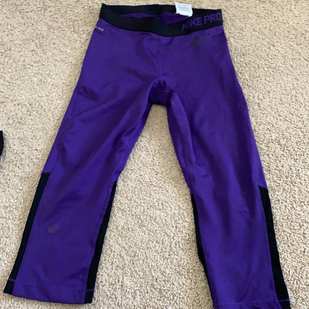 Nike pro capris